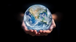 Aadbol in ondeze handen november 2024